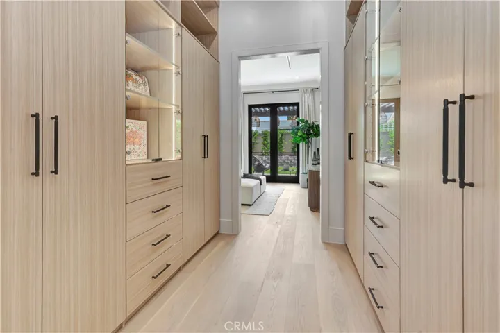 MASTER CLOSET