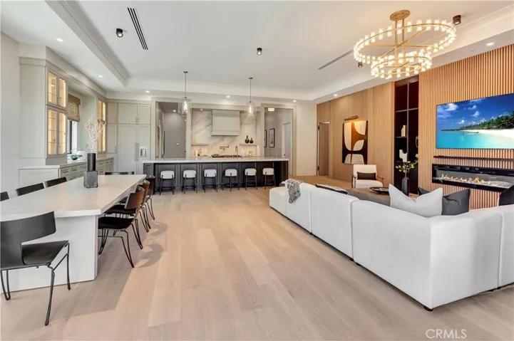 15362 Seine, Irvine, California 92604