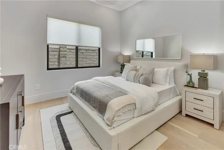 15362 Seine, Irvine, California 92604