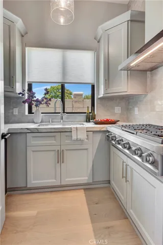 15362 Seine, Irvine, California 92604