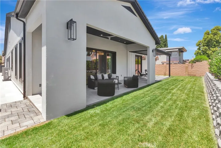 15362 Seine, Irvine, California 92604