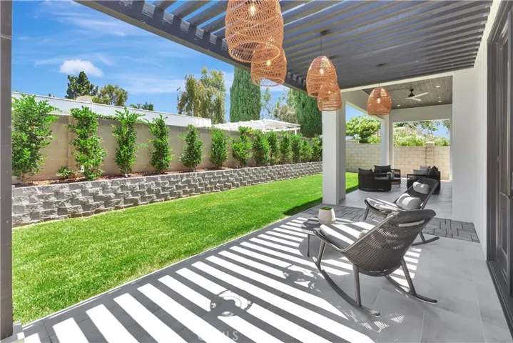 15362 Seine, Irvine, California 92604