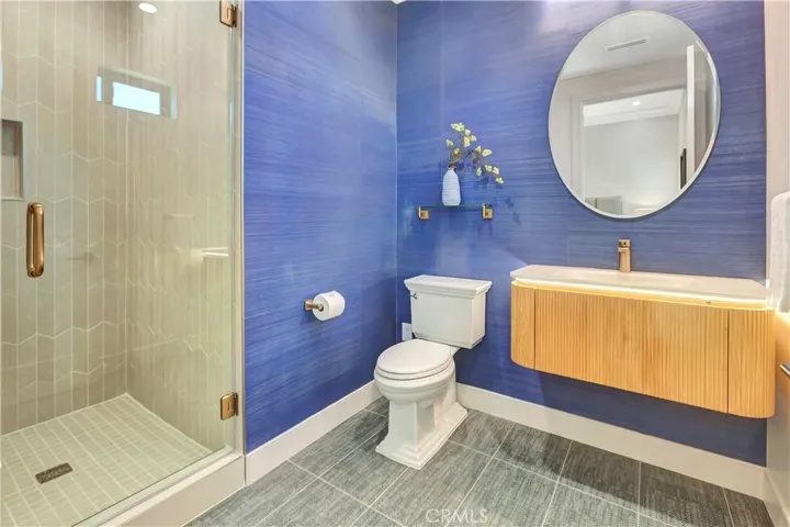 15362 Seine, Irvine, California 92604