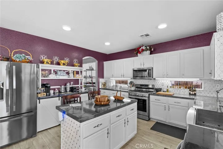 14490 Arthur Street, Oak Hills, California 92344