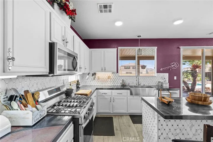 14490 Arthur Street, Oak Hills, California 92344