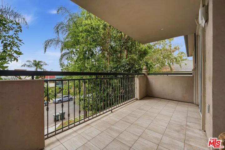 8121 Norton Avenue 201, Los Angeles, California 90046