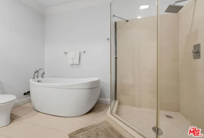 8121 Norton Avenue 201, Los Angeles, California 90046