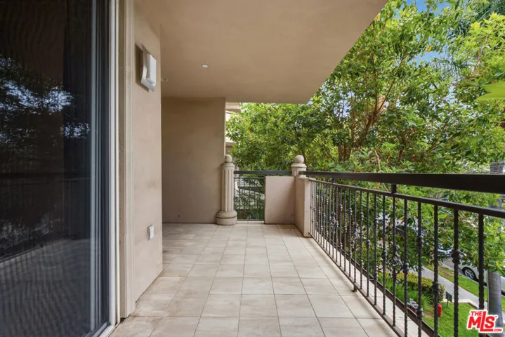 8121 Norton Avenue 201, Los Angeles, California 90046