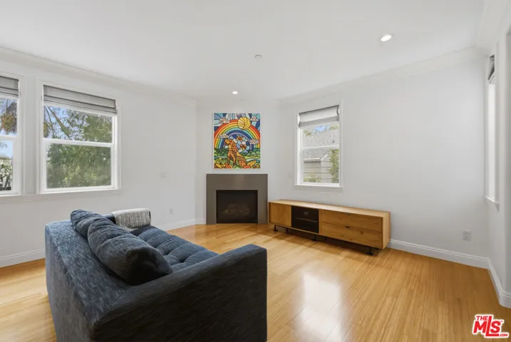 8121 Norton Avenue 201, Los Angeles, California 90046