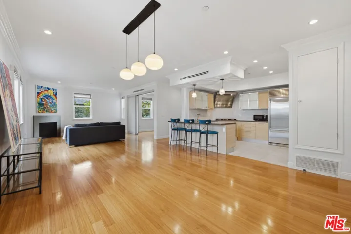 8121 Norton Avenue 201, Los Angeles, California 90046