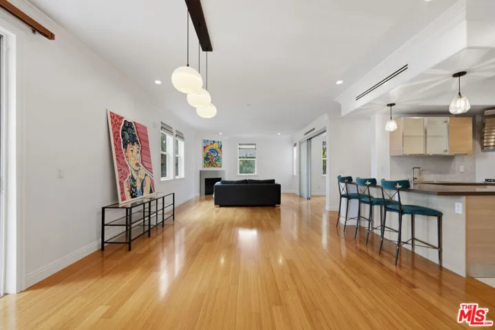 8121 Norton Avenue 201, Los Angeles, California 90046