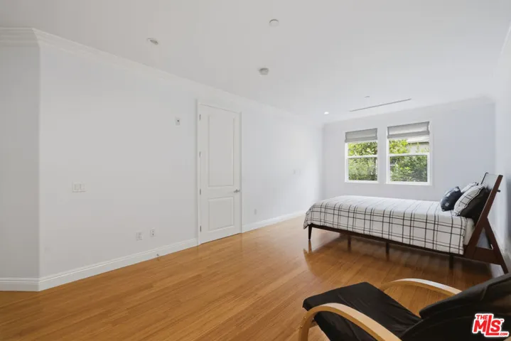 8121 Norton Avenue 201, Los Angeles, California 90046