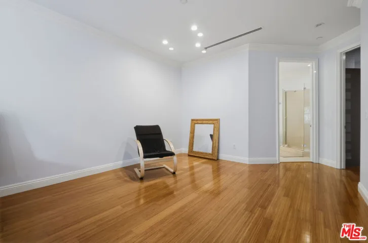 8121 Norton Avenue 201, Los Angeles, California 90046