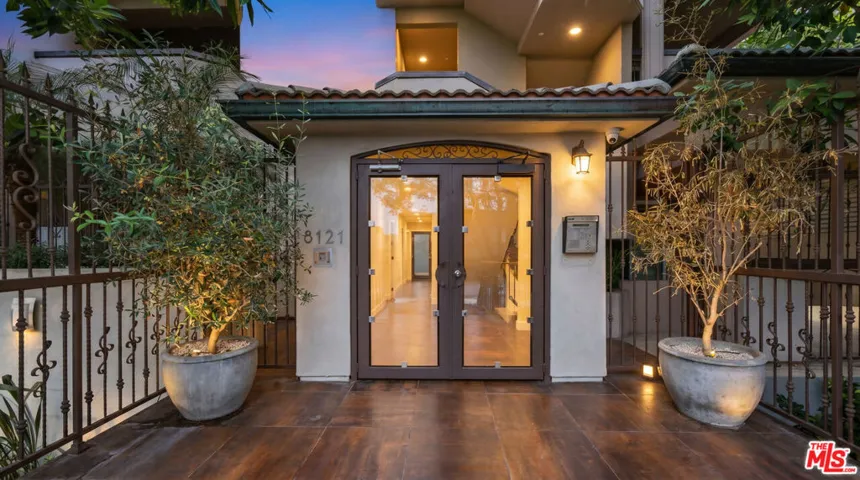 8121 Norton Avenue 201, Los Angeles, California 90046