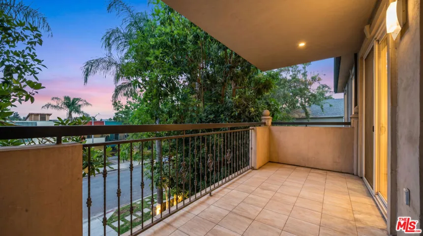 8121 Norton Avenue 201, Los Angeles, California 90046