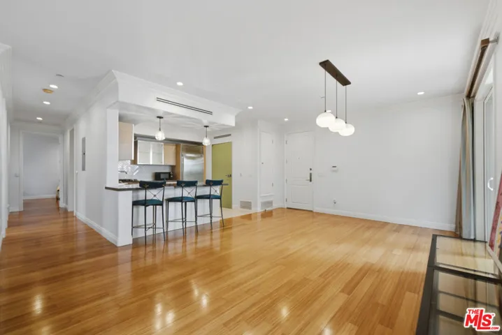 8121 Norton Avenue 201, Los Angeles, California 90046