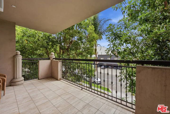 8121 Norton Avenue 201, Los Angeles, California 90046