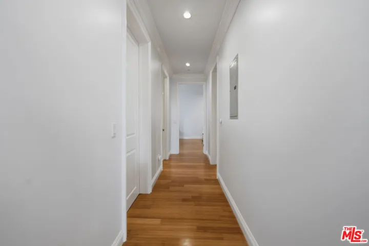 8121 Norton Avenue 201, Los Angeles, California 90046