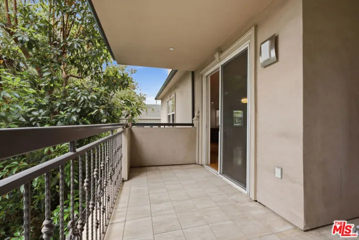 8121 Norton Avenue 201, Los Angeles, California 90046
