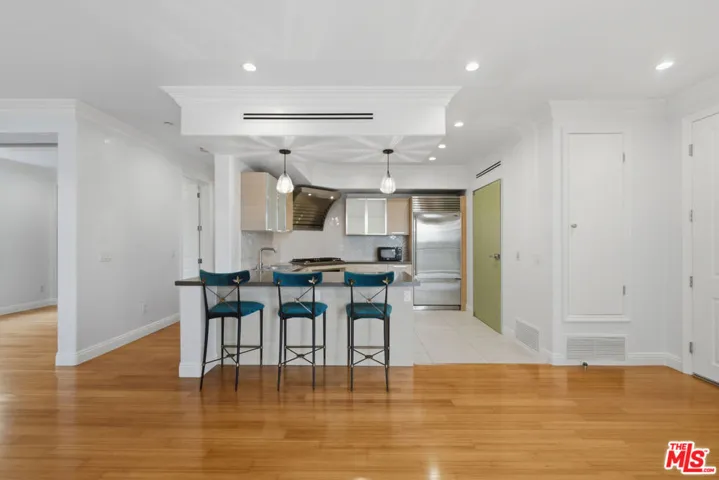 8121 Norton Avenue 201, Los Angeles, California 90046