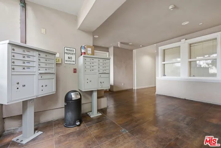 8121 Norton Avenue 201, Los Angeles, California 90046