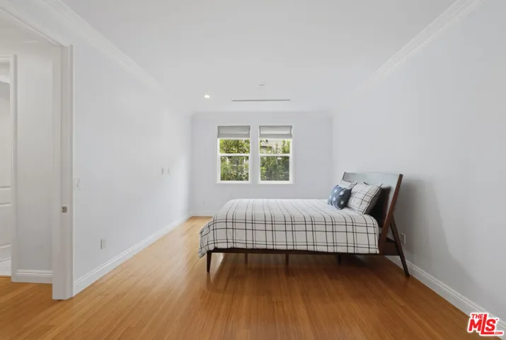 8121 Norton Avenue 201, Los Angeles, California 90046