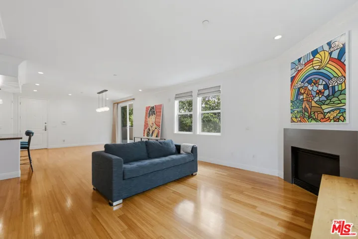8121 Norton Avenue 201, Los Angeles, California 90046