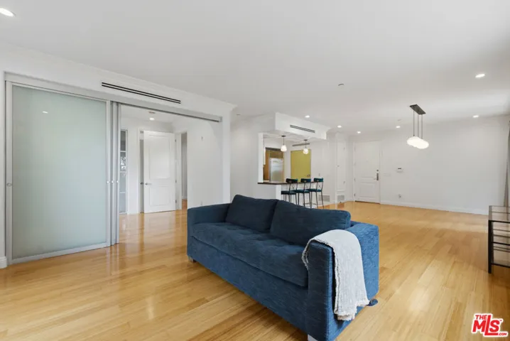 8121 Norton Avenue 201, Los Angeles, California 90046