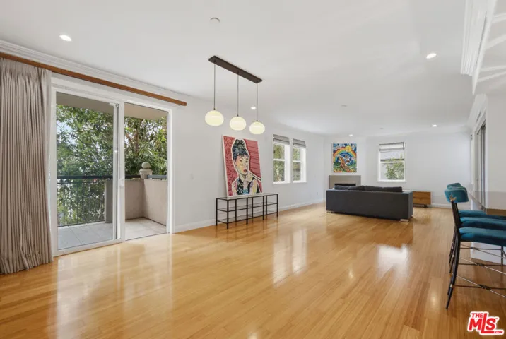 8121 Norton Avenue 201, Los Angeles, California 90046