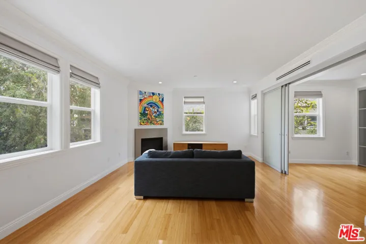 8121 Norton Avenue 201, Los Angeles, California 90046