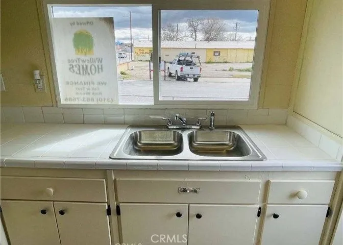 16397 D, Victorville, California 92395
