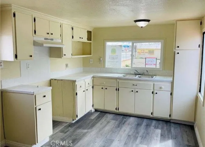16397 D, Victorville, California 92395