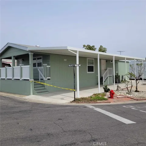 10550 Dunlap Crossing Road 27, Whittier, California 90606