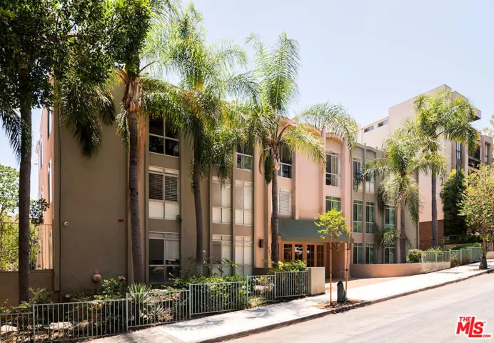 7270 Hillside Avenue 204, Los Angeles, California 90046