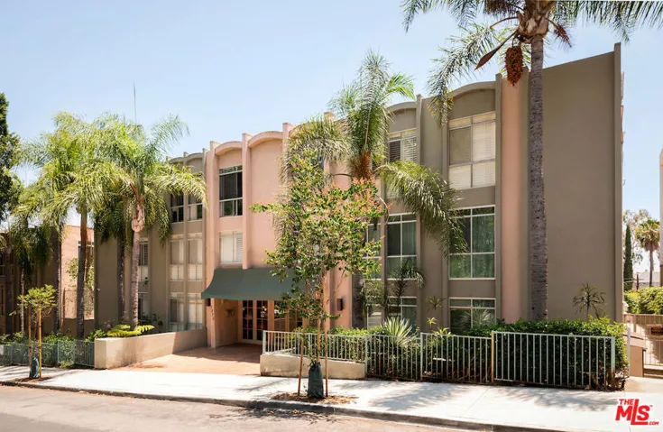 7270 Hillside Avenue 204, Los Angeles, California 90046