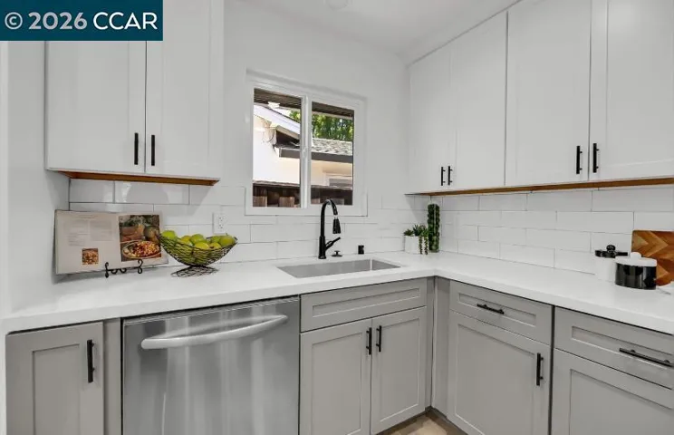 3573 Falcon Drive, Concord, California 94520