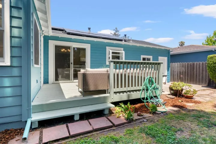 1035 Cherry Street, San Carlos, California 94070