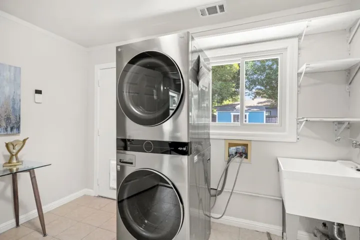 1035 Cherry Street, San Carlos, California 94070