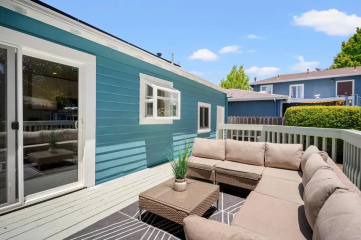 1035 Cherry Street, San Carlos, California 94070