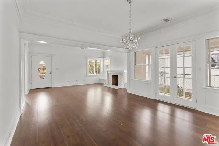 135 S Dillon Street, Los Angeles, California 90057