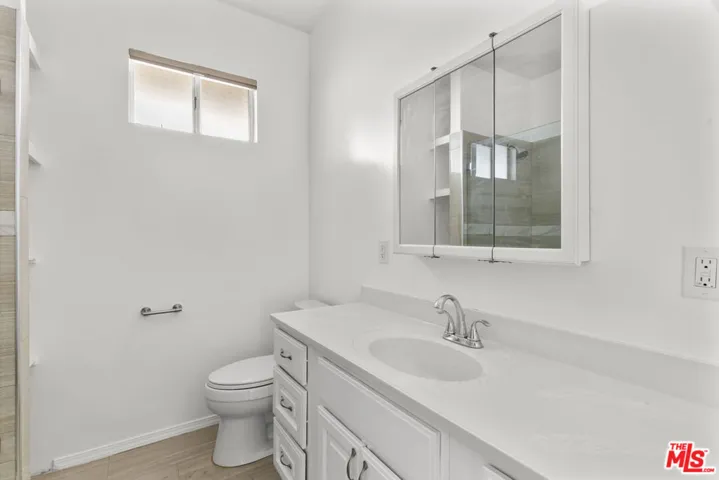135 S Dillon Street, Los Angeles, California 90057