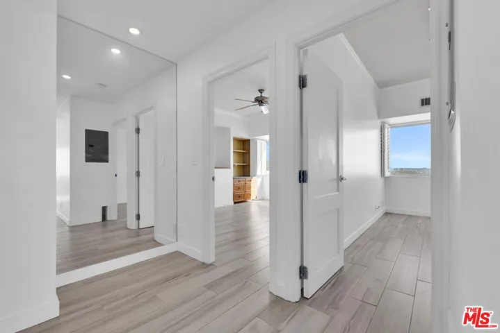 1155 N La Cienega Boulevard 1106, West Hollywood, California 90069