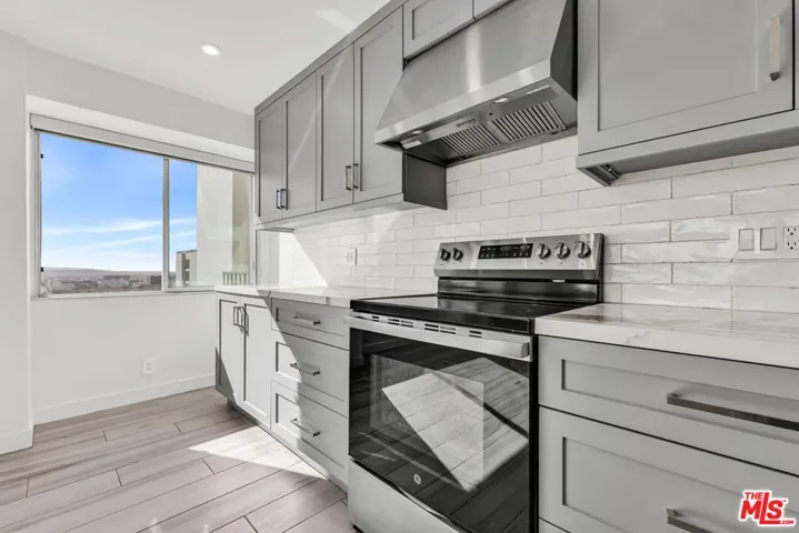1155 N La Cienega Boulevard 1106, West Hollywood, California 90069