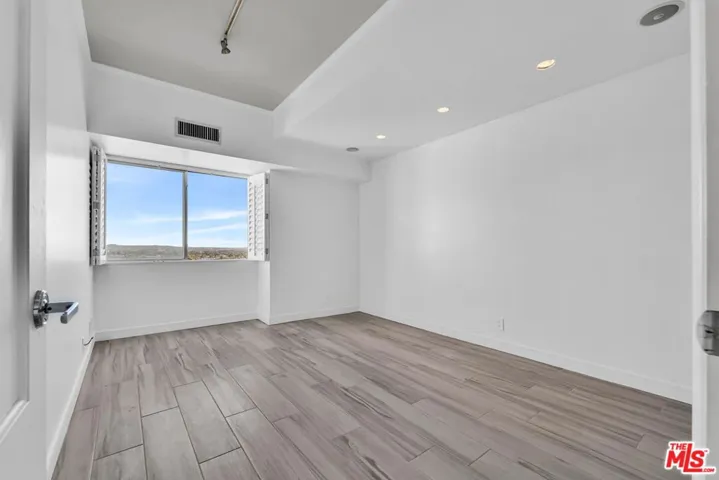 1155 N La Cienega Boulevard 1106, West Hollywood, California 90069
