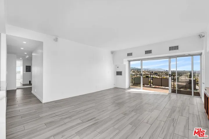 1155 N La Cienega Boulevard 1106, West Hollywood, California 90069
