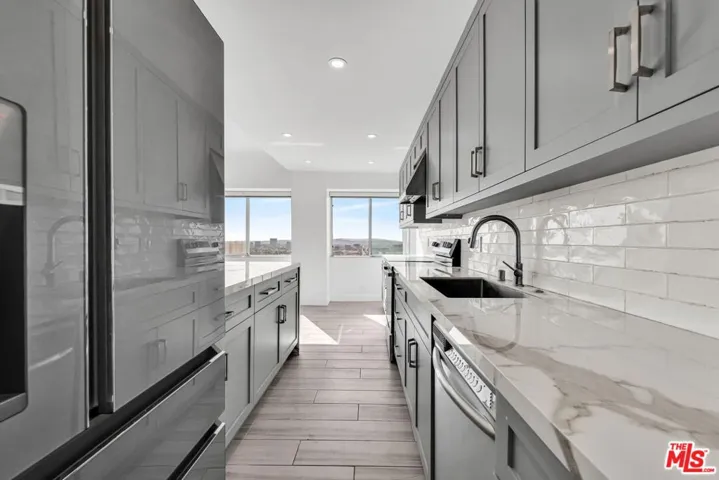 1155 N La Cienega Boulevard 1106, West Hollywood, California 90069