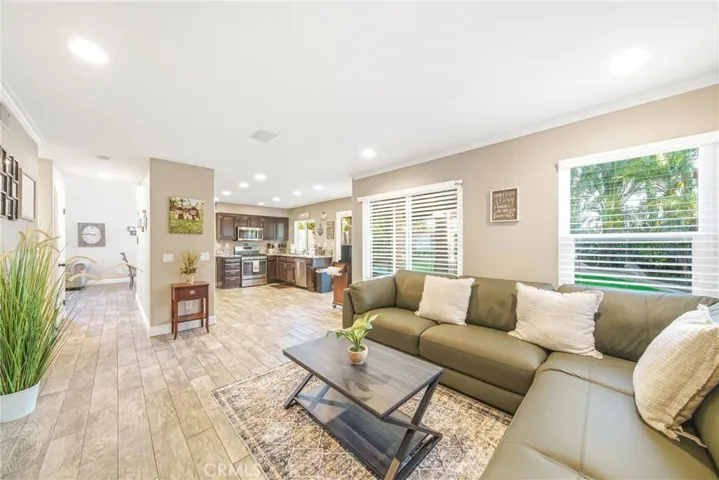 30 Moccasin Trail, Trabuco Canyon, California 92679