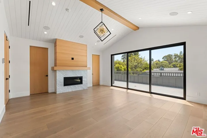 5347 Amigo Avenue, Tarzana, California 91356