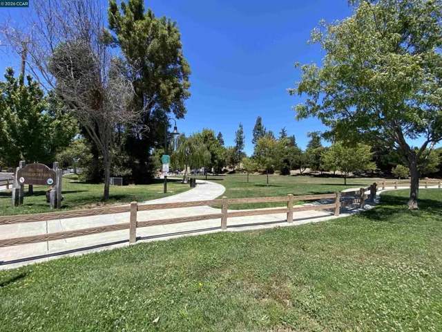 209 Hidden Creek Ct, Martinez, California 94553