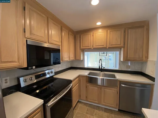 209 Hidden Creek Ct, Martinez, California 94553